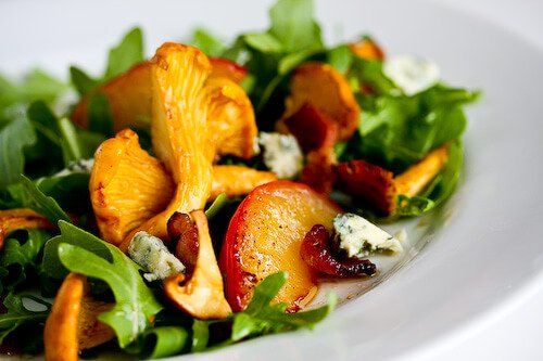 chanterelle-bacon-blue-cheese-plum-salad-88
